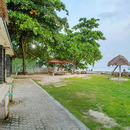 Guerilla Dive Lodge Pulau Pari Jacarta Exterior foto