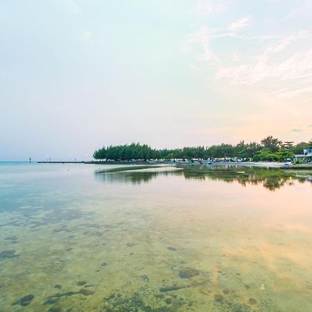 Guerilla Dive Lodge Pulau Pari Jacarta Exterior foto