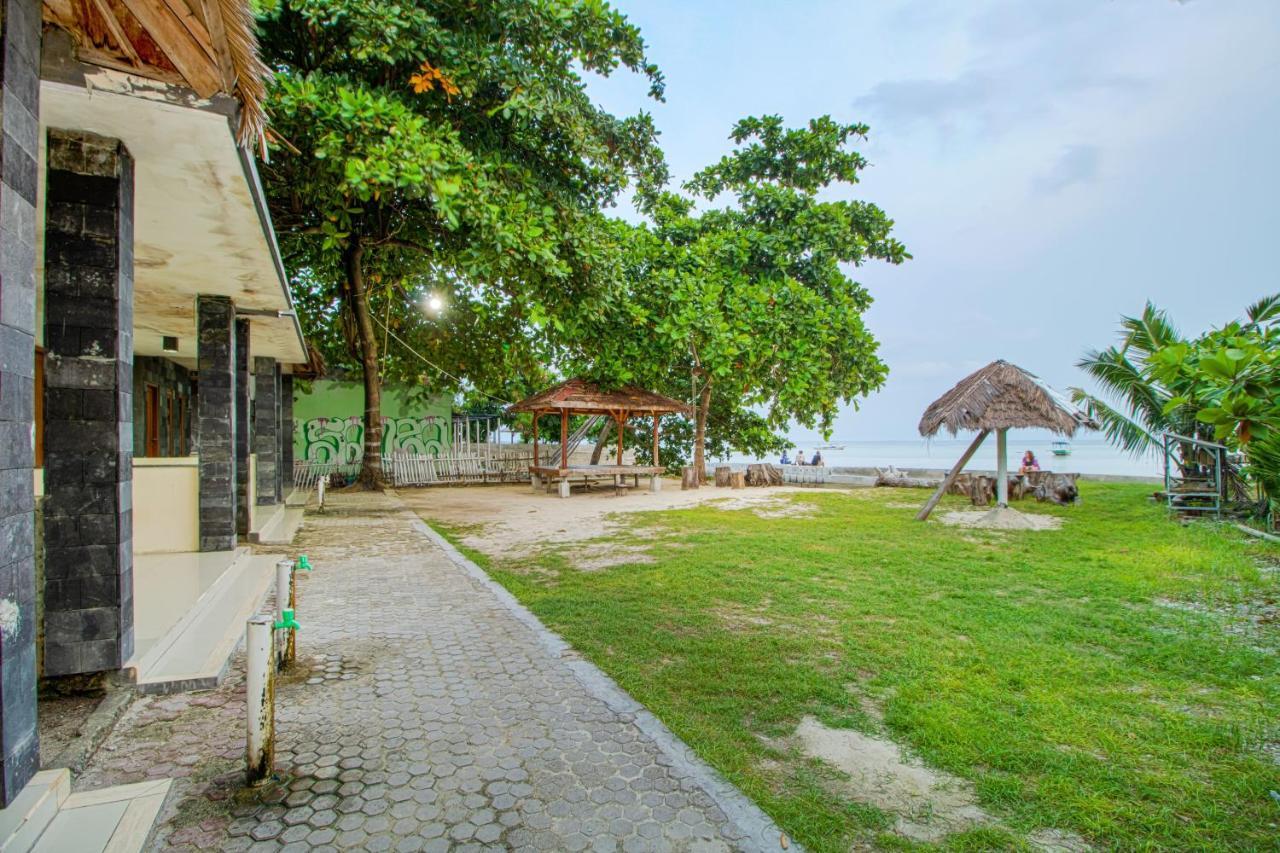 Guerilla Dive Lodge Pulau Pari Jacarta Exterior foto